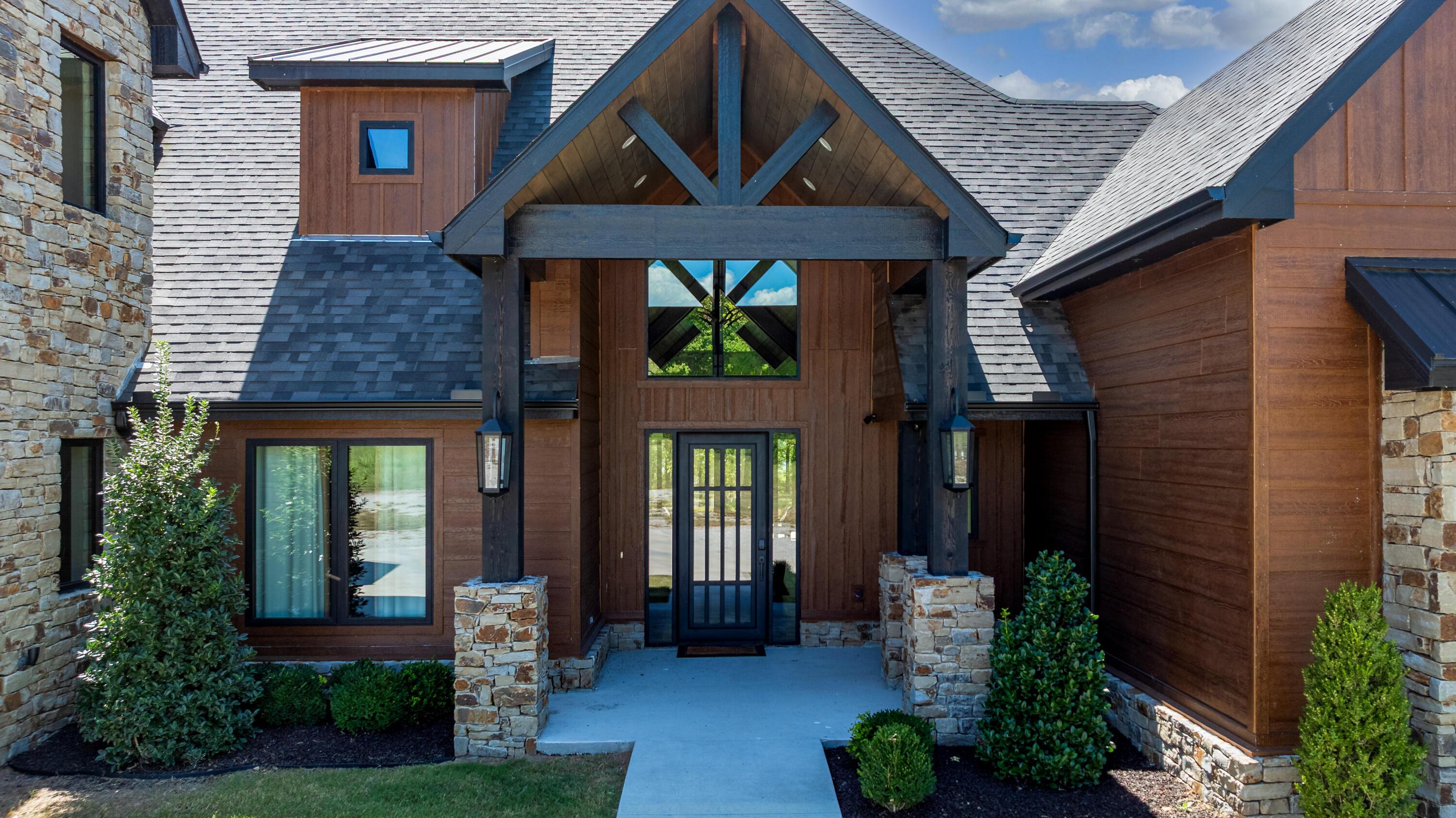 Image 2: Deer Trail Retreat