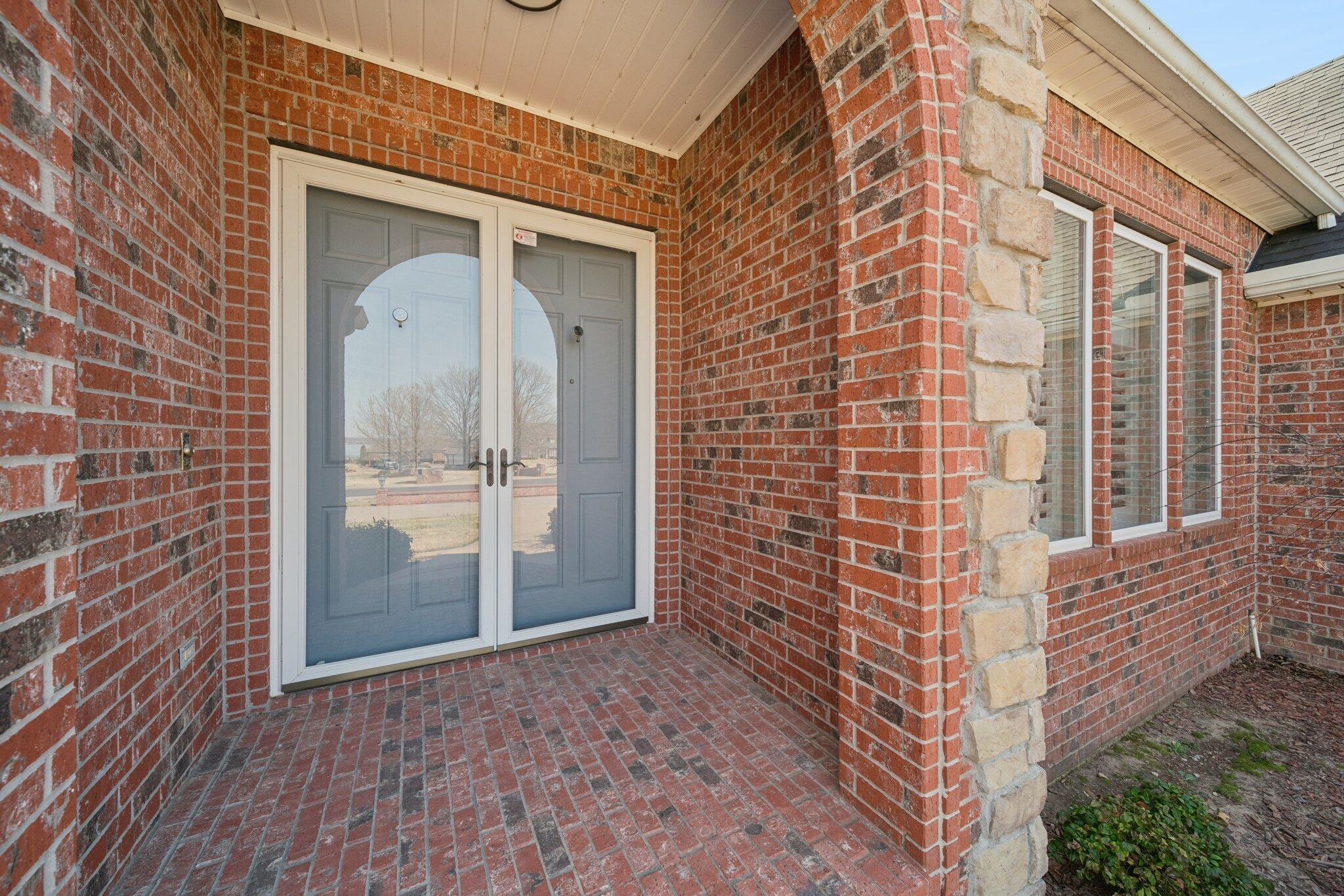 Image 3: curb appeal