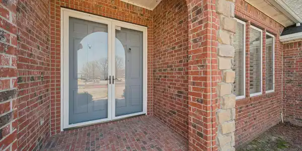 Image 3: curb appeal