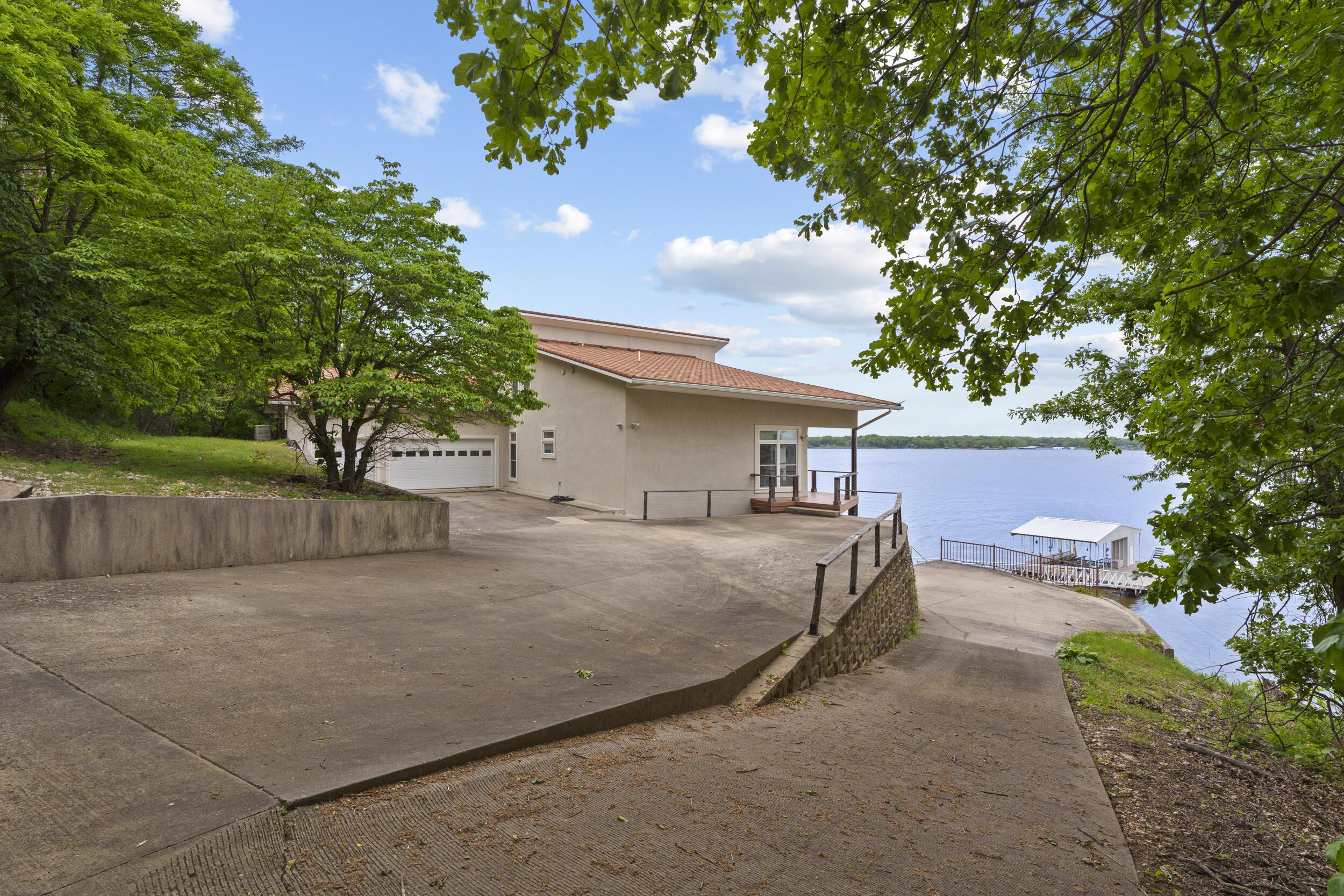 Image 2: view of home from driveway