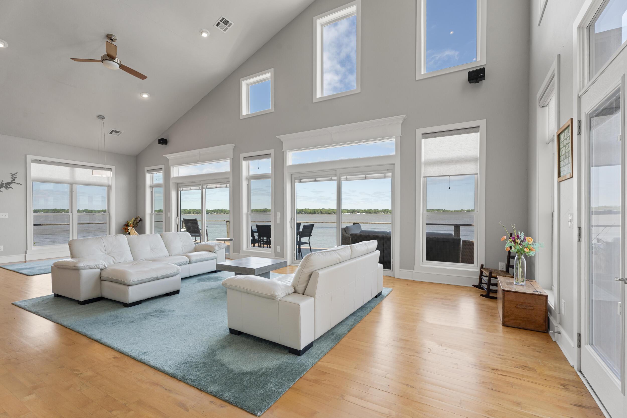Image 3: Main Living Area