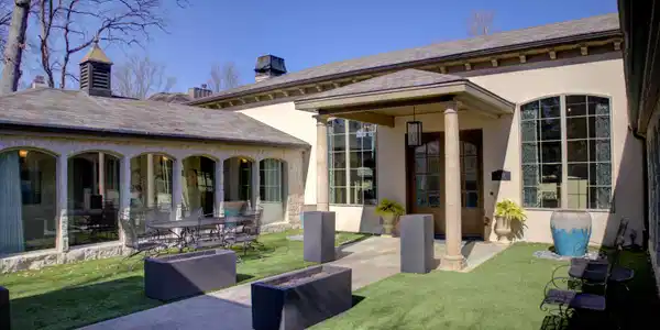 Image 4: Entry Courtyard