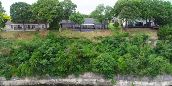 Image 2: Drone Lakeside