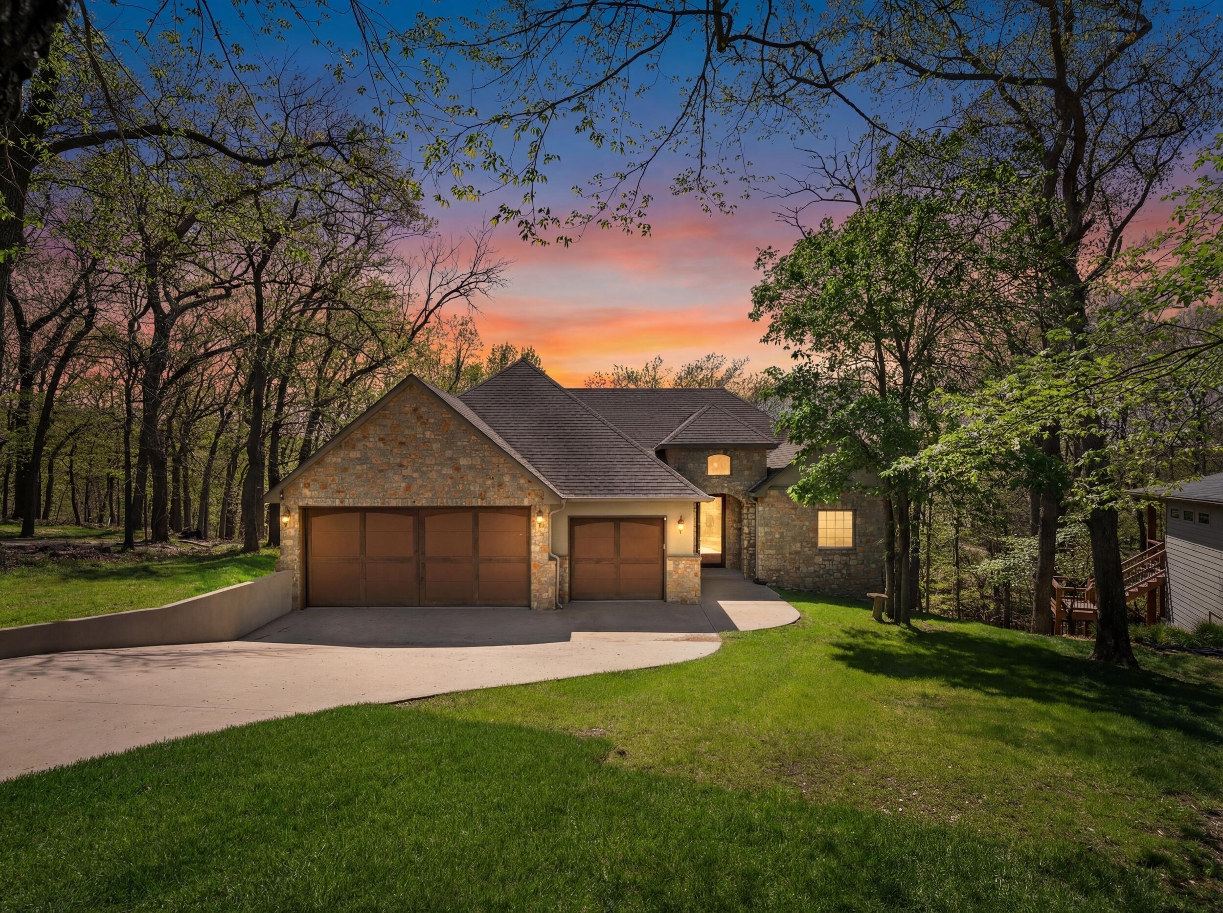 Image 1: 1_452521 - twilight photo 3