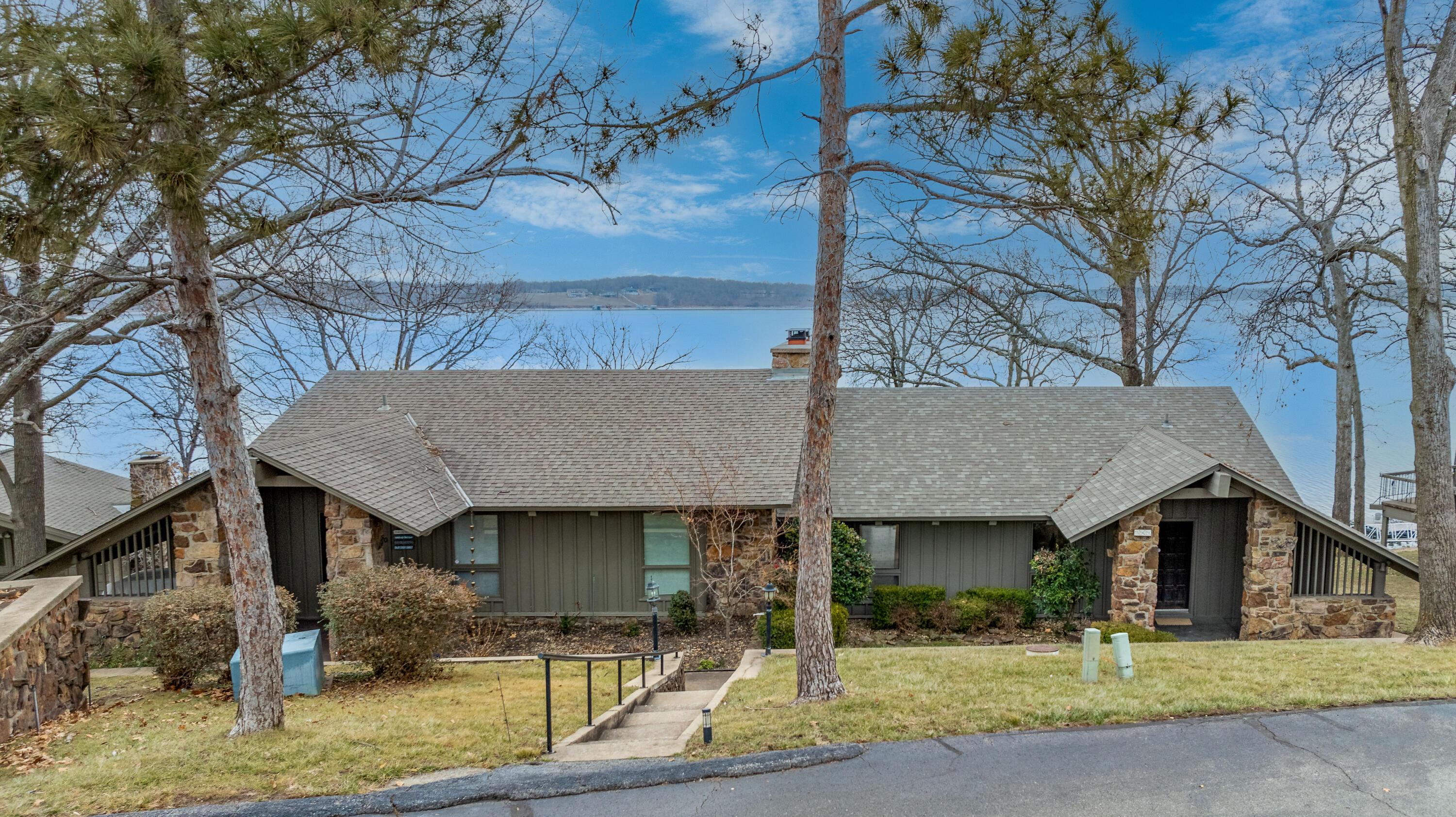 Image 2: Shangrila Estates #549-6