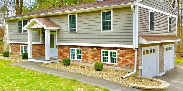 18 Rolling Ridge Road