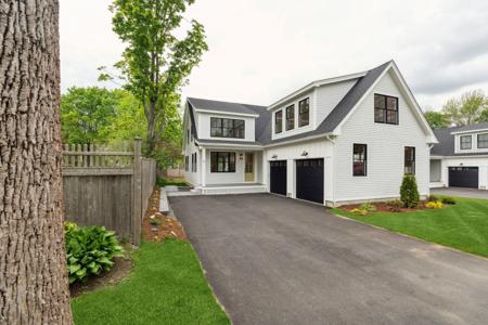77 Meredith Way