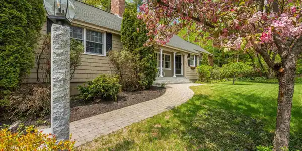 104 Lakeview