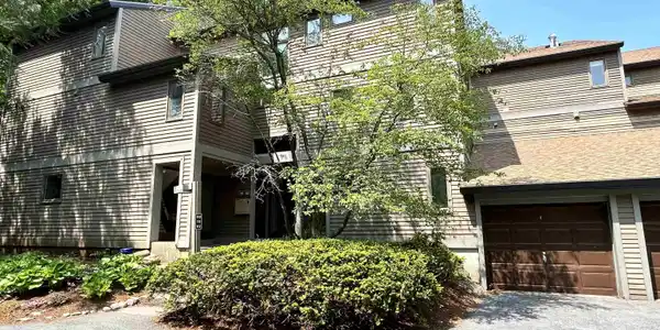 54 East Redrock