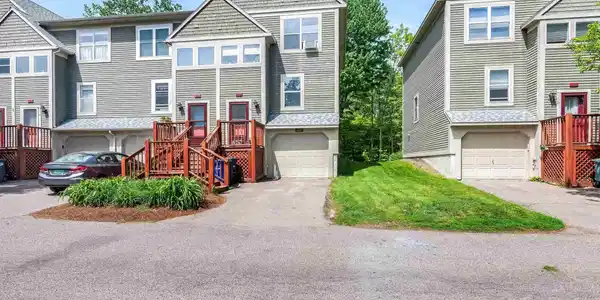 166 East Redrock
