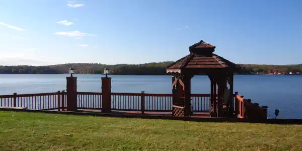 18 Lakeside