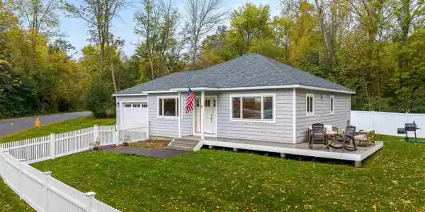 275 Mills Point