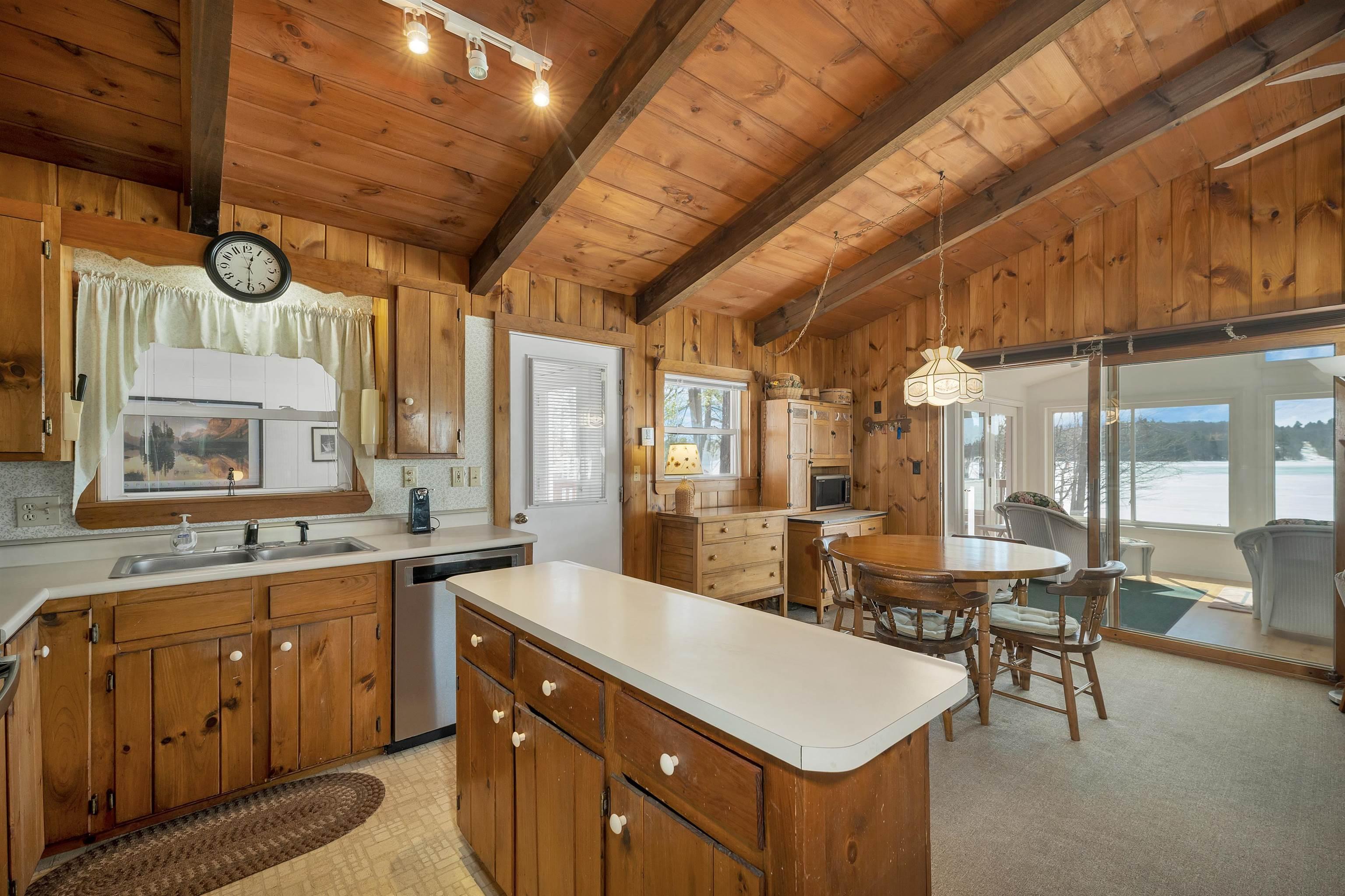 Image 3: Kitchen Vaulted Ceiling