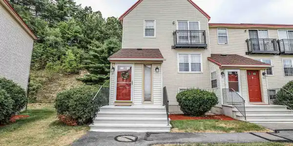 17 East Ridge