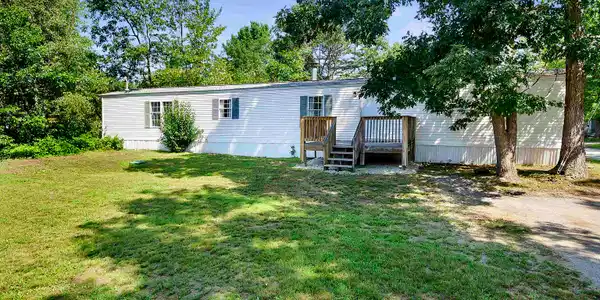 76 Pineland