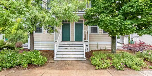 1044 North