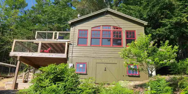 8 Marsh Hill Road