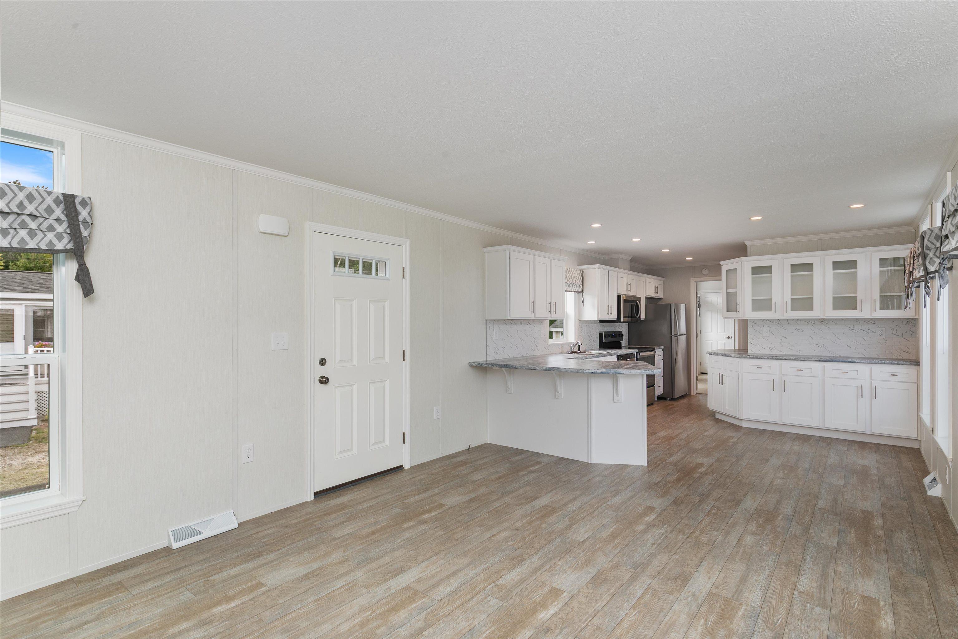 Image 3: Loads of Cabinetry Image 3: Loads of Cabinetry