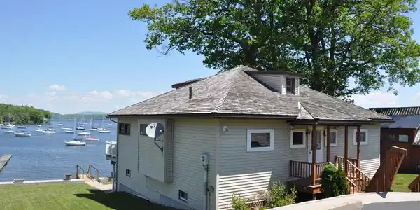 570 West Lakeshore Drive