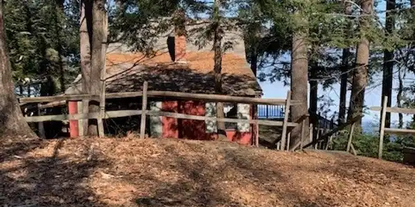 279 Pondview