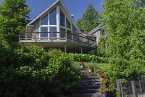 402 Farrant