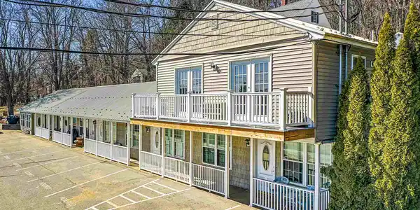 850 Laconia