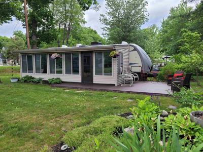 85 Pequawket Trail