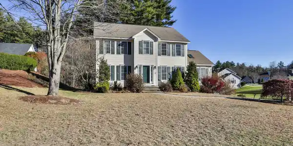 16 Dunbarton Drive