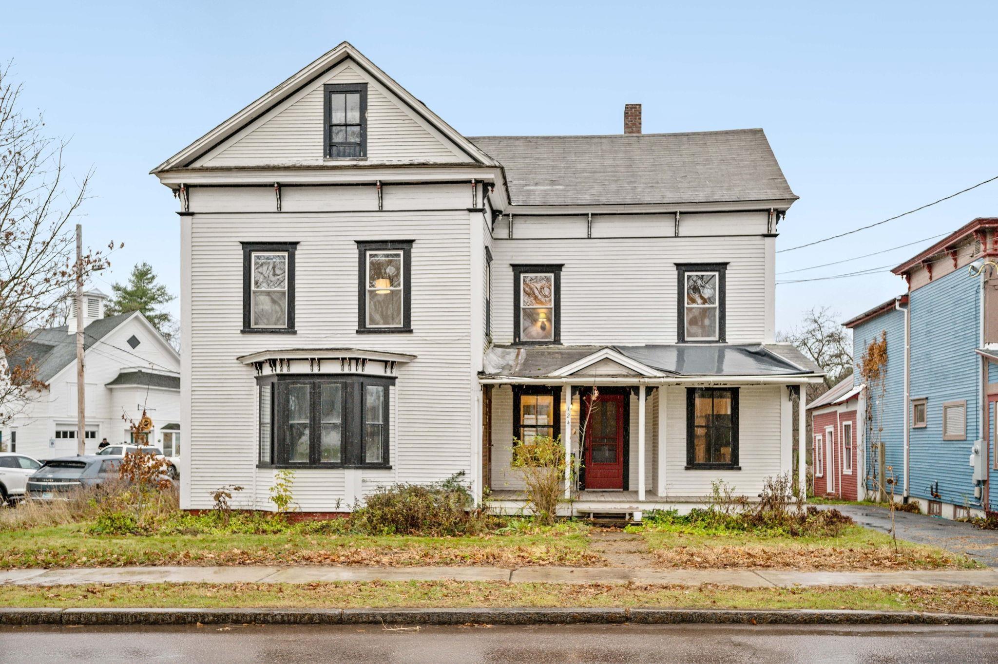 Image 1: 3 BR Village Victorian