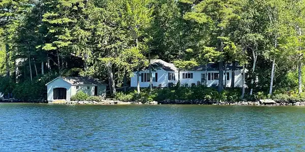 106 Fernwood Point