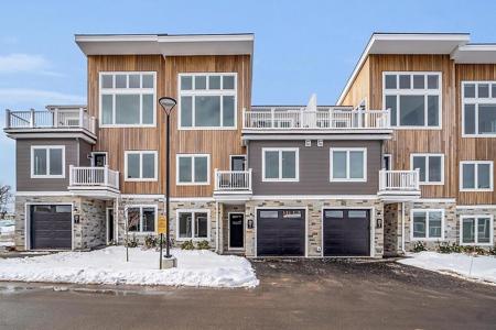 36 Vantage Point Drive