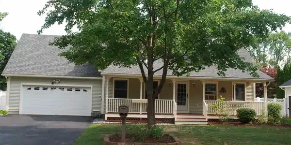27 Grey Meadow