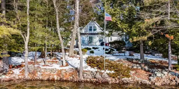 382 Shore Drive