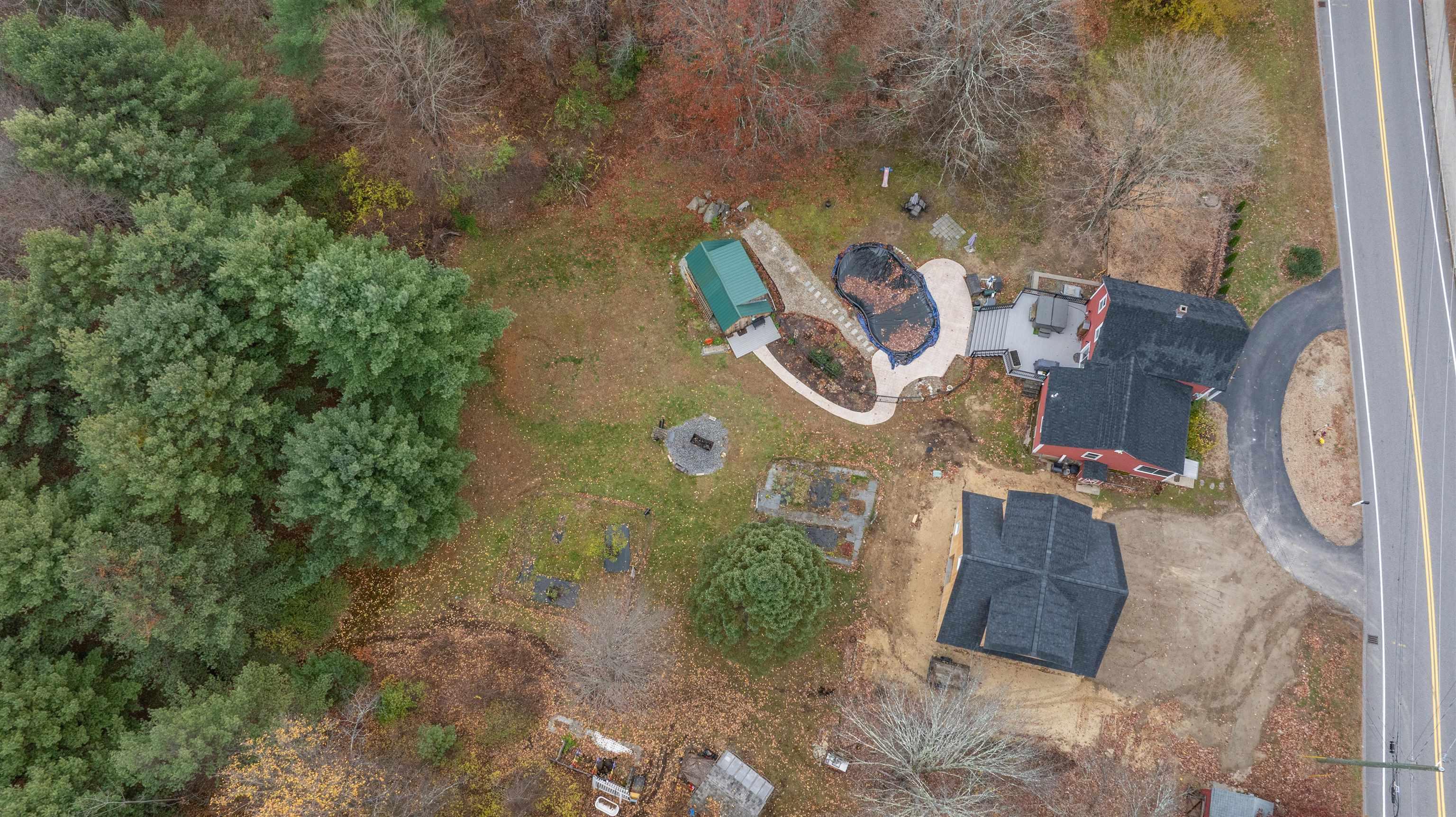 Image 4: In-ground heated saltwater pool