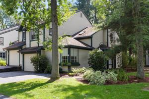 36 Lake Forest