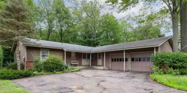 200 Lakewood