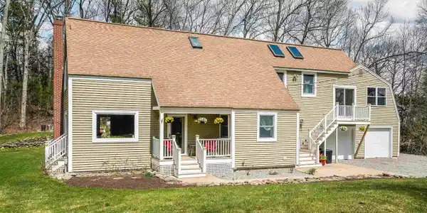 4 Beach Road