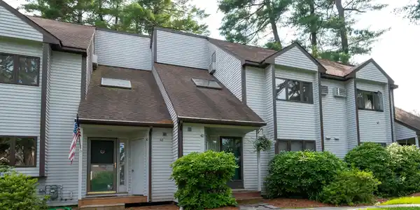 42 Pondview