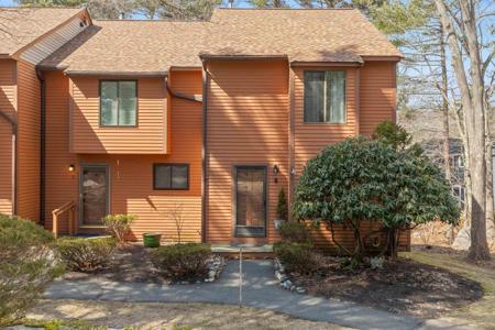 8 Dunvegan Woods Drive