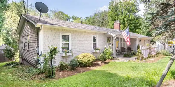 211 Lynnewood