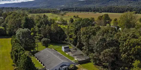 24 Sawyer Brook Road