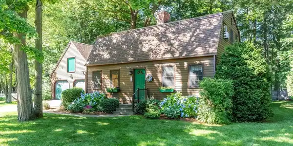 94 Robin Road