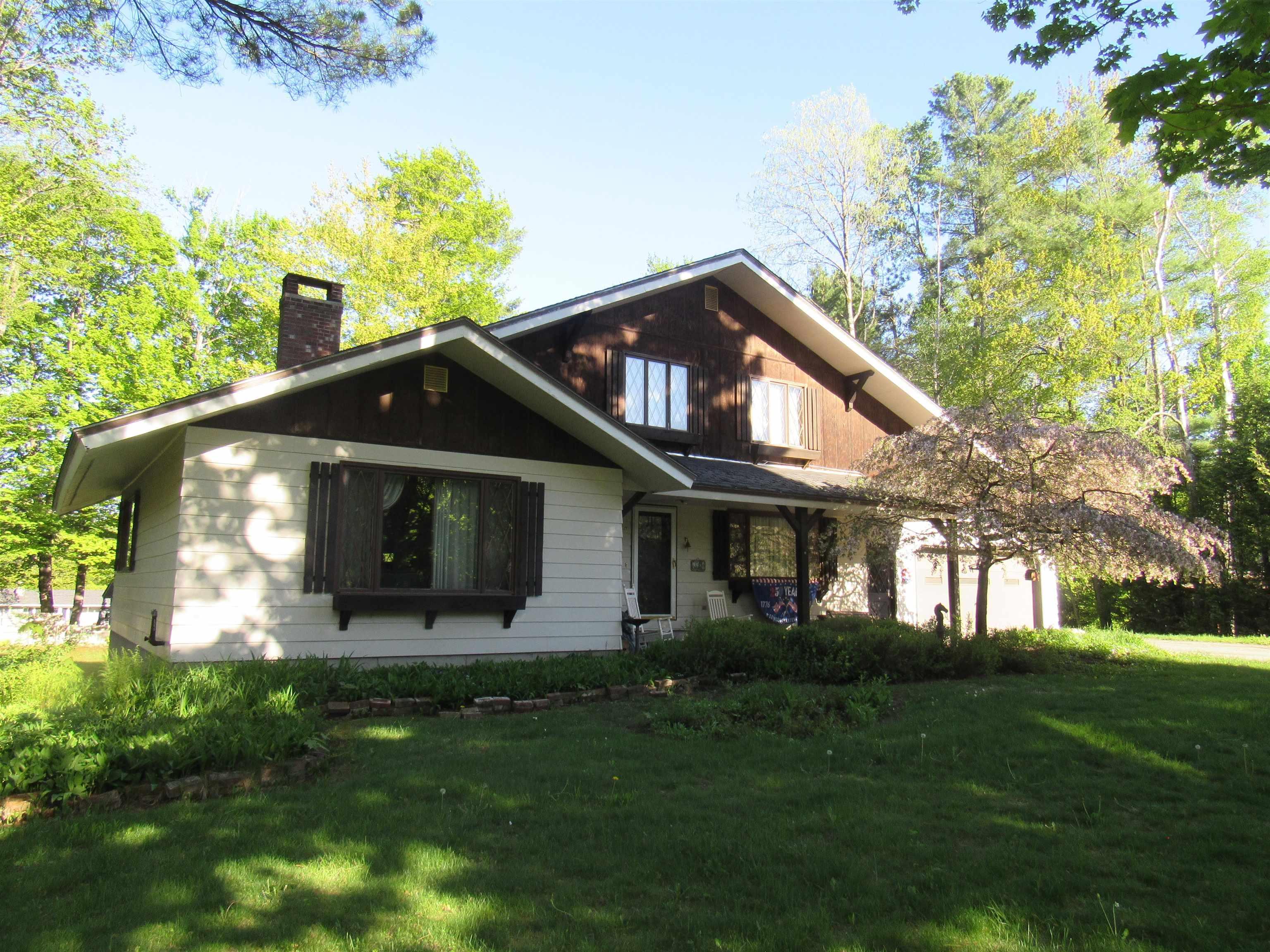 Image 2: Wonderful Home, Lots of Parking & Natural Shade