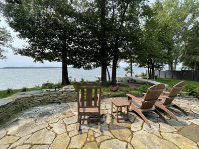 5456 Maquam Shore