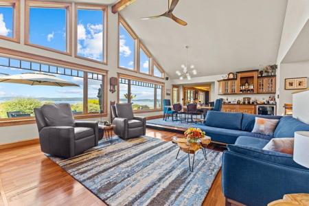 570 South Bay Circle