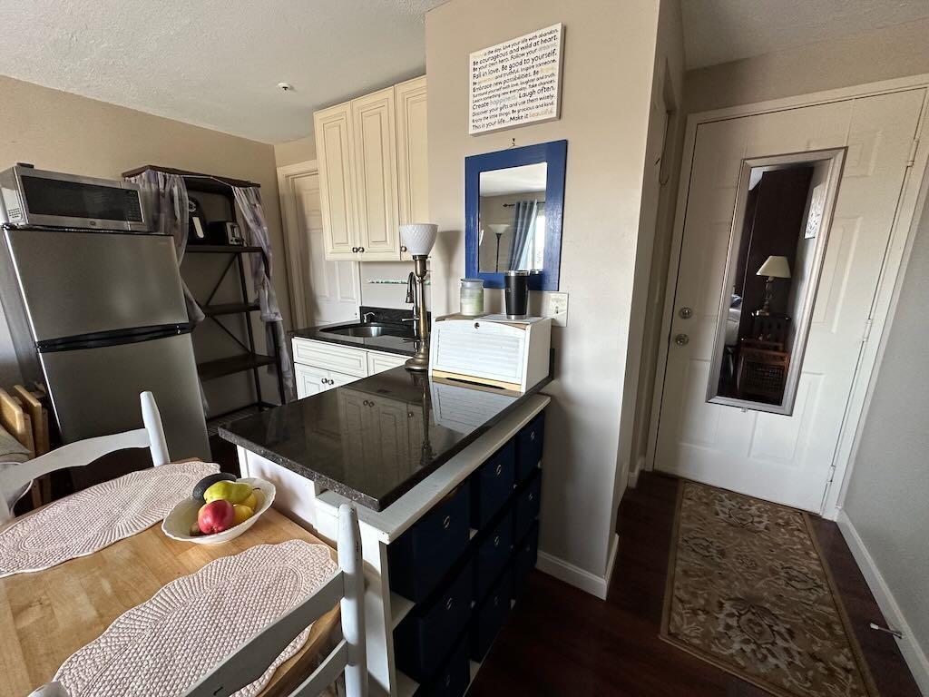 Image 4: Enter into your beach retreat