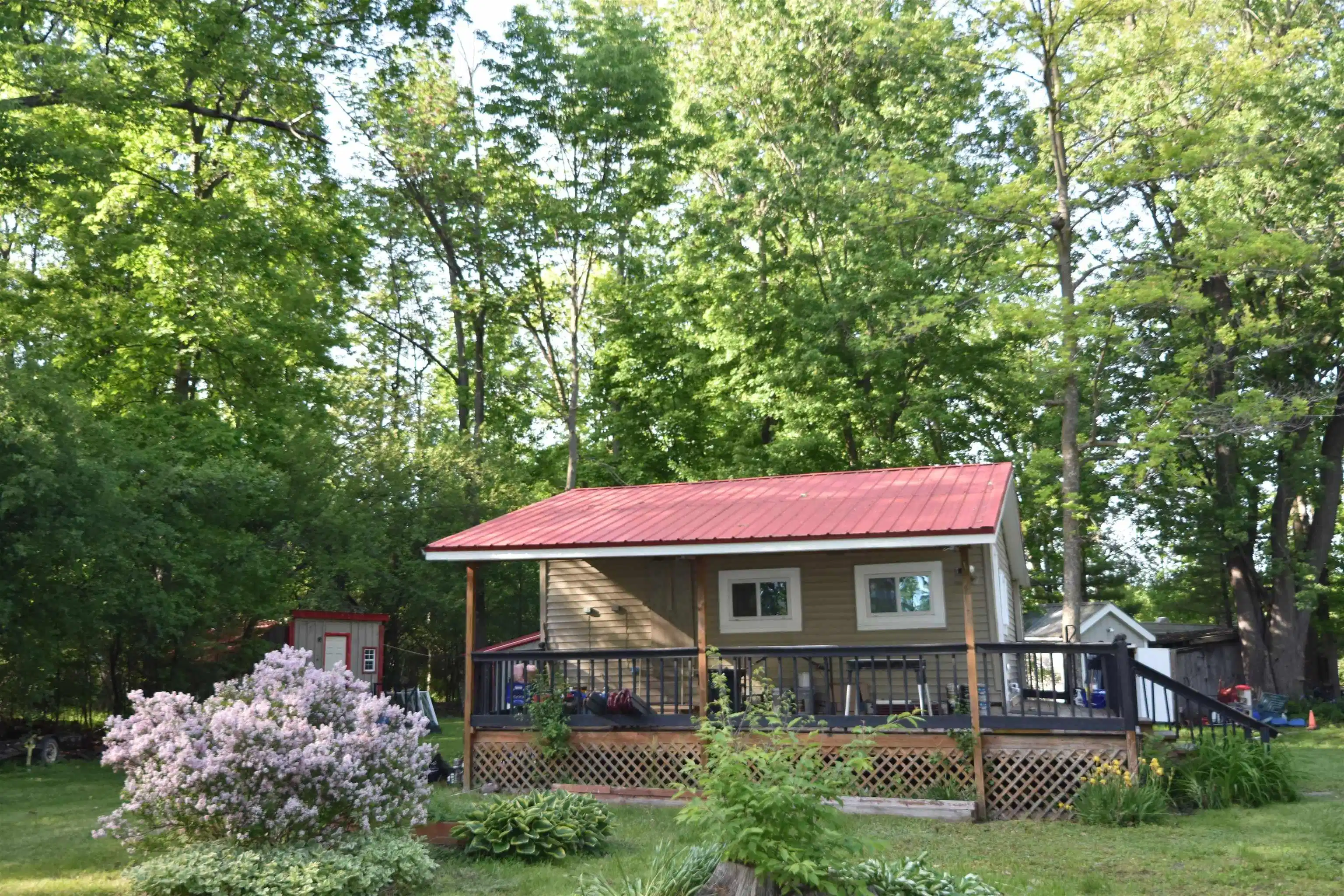 Image 1: freshly painted exterior Image 1: freshly painted exterior