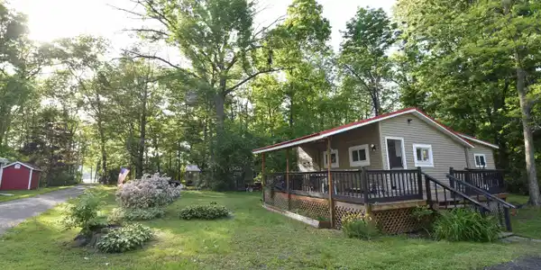 Image 2: Relax on the covered porch Image 2: Relax on the covered porch