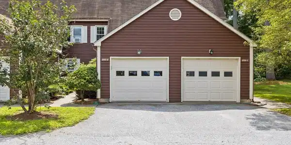206 Woodbine by the Lake