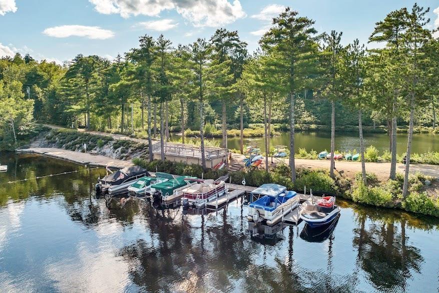 Image 0: Docks
